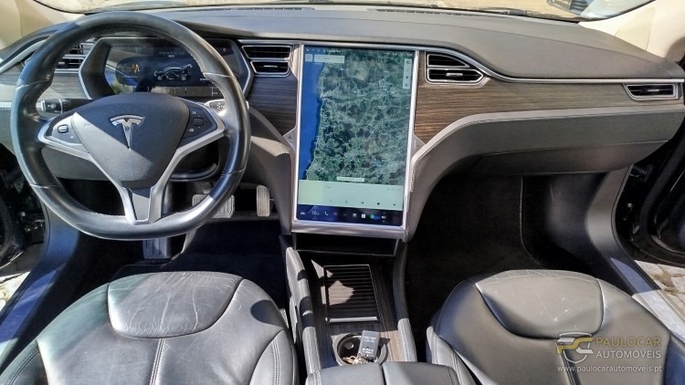 Tesla Model S 85