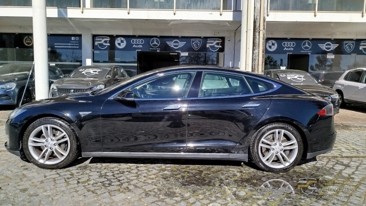 Tesla Model S 85