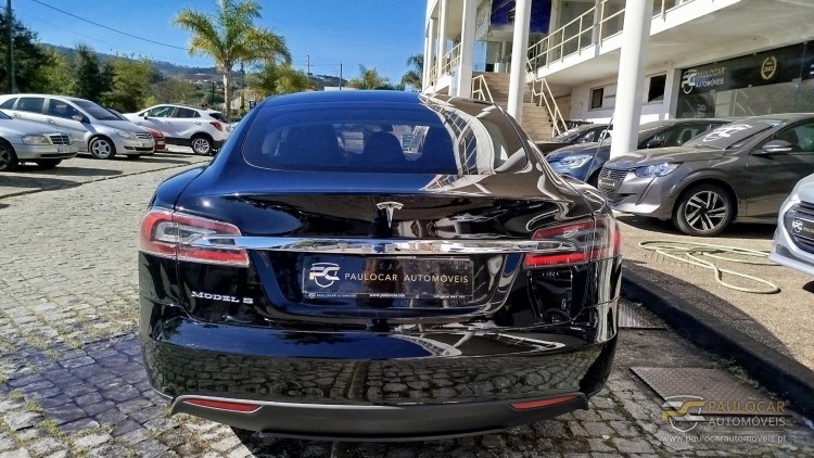Tesla Model S 85