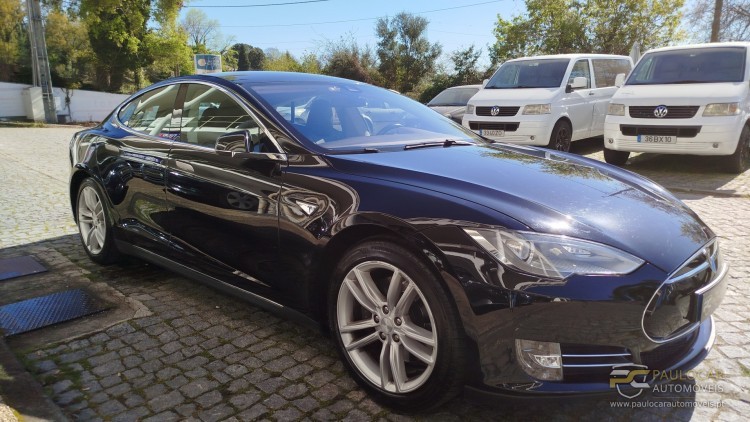 Tesla Model S 85