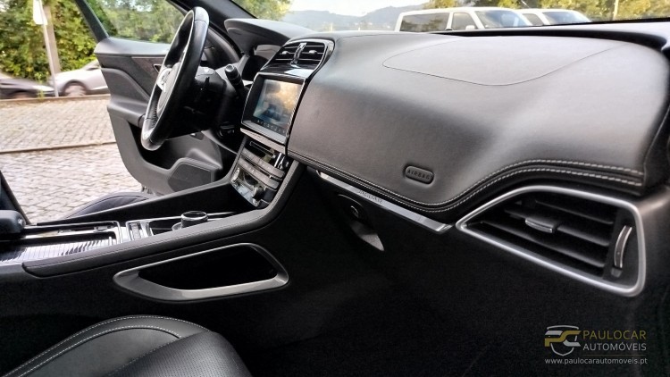 Jaguar F-Pace 2.0 iD4 R-Sport AWD Auto