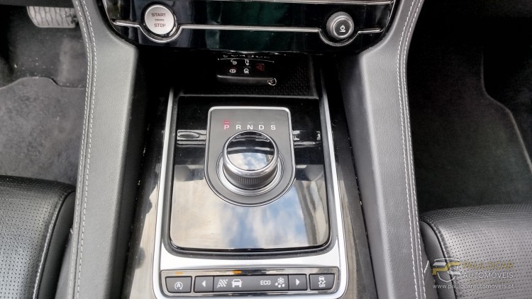 Jaguar F-Pace 2.0 iD4 R-Sport AWD Auto