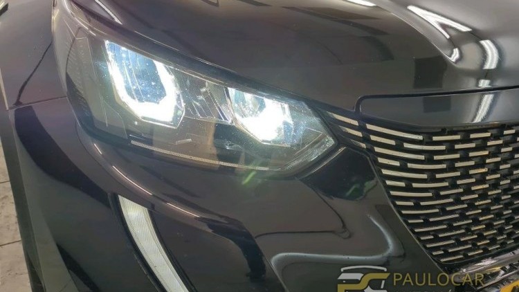 Peugeot 2008 PureTech 130 Allure