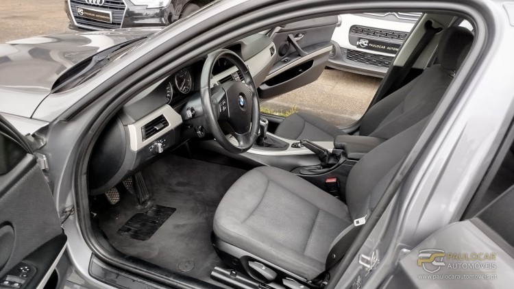 BMW S&eacute;rie 3 - 318 d Touring