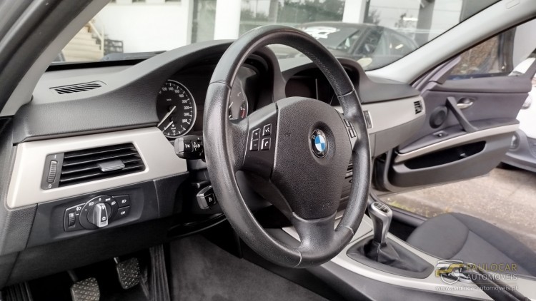 BMW S&eacute;rie 3 - 318 d Touring